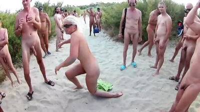 Bukkake public beach - sunporno.com